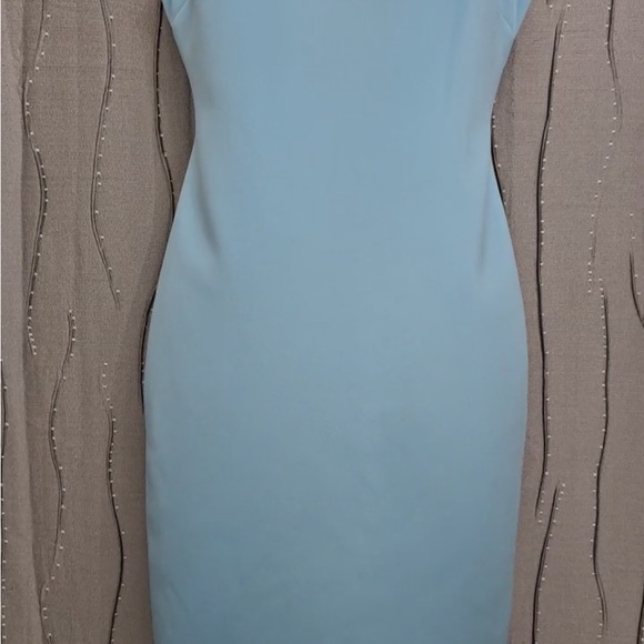 Elegant Blue Sleeveless Dress - Picture 7 of 10